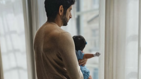 El jeque Hamdan con su hija menor. (Instagram)