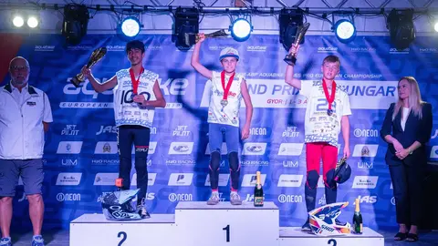 El campeón emiratí en el podio. (WAM)