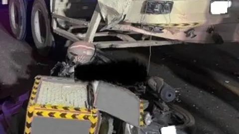 La Policía de Dubai divulgó esta foto del accidente.