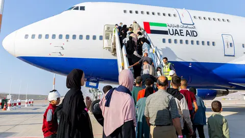 La evacuación se ha llevado a cabo a través del paso fronterizo de Kerem Shalom y del aeropuerto de Ramon en el sur de Israel. (WAM)