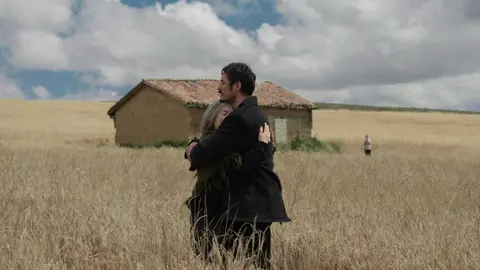 Fotograma de 'Horizonte', película que cuenta con las portentosas actuaciones de la actriz chilena Paulina García y el actor colombiano Claudio Cataño.