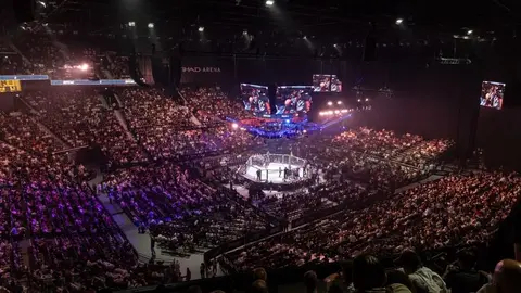 Etihad Arena durante una pelea. (WAM)