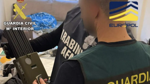 La Guardia Civil difundió esta imagen con la nota de coches lujo.