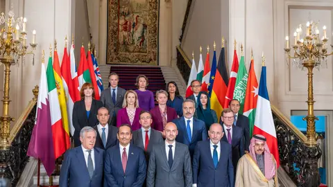 Participantes en la reunión de París. (WAM)
