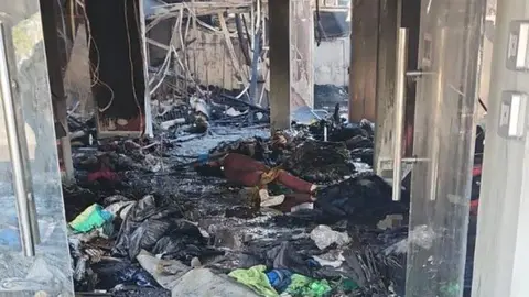 Estado de la tienda tras el incendio. (Fuente externa)