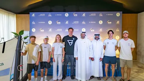 Presentación del Mundial de Kitesurf en el emirato de Abu Dhabi. (WAM)