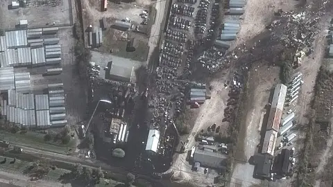 El avión de carga arrasó varias instalaciones cercanas al aeropuerto. (WAM)