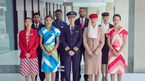 Profesionales de Emirates Group. (WAM)