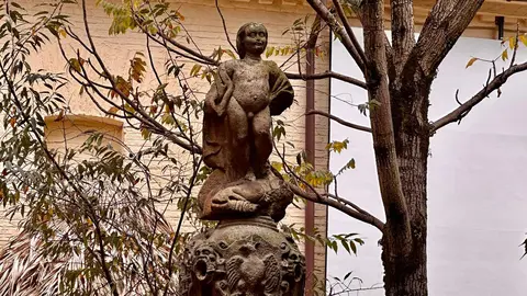 El mono de la pila, fuente legendaria, existe y está ubicada en el Museo Colonial de Bogotá. (Patricia Mogollón)