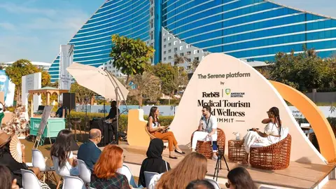 Una edición de la Cumbre de Turismo Médico en Dubai. (WAM)