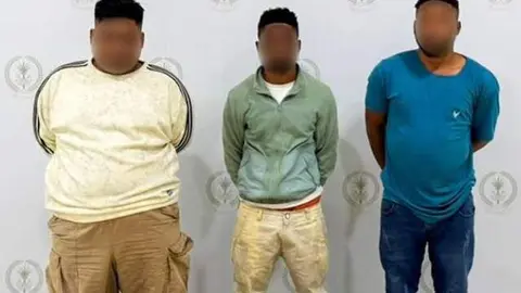 La Policía de Sharjah difundió esta imagen de los detenidos. (Instagram)