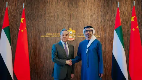 Ministros de Exteriores de EAU y China en Abu Dhabi. (WAM)