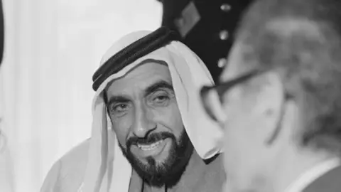 El jeque Zayed, fundador de EAU, en una imagen de 1975. (Fuente externa)