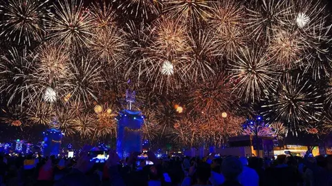 Imagen de fuegos artificiales en Abu Dhabi. (X)
