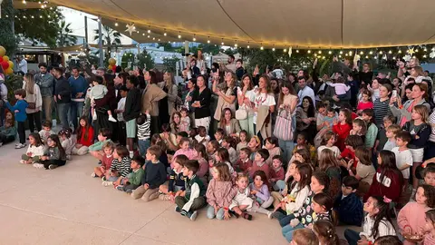 La llegada de los Reyes Magos causa furor en Dubai. (Cedida)