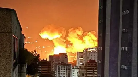 Imagen de una explosi&oacute;n en Caracas. (X)