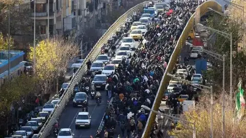 Manifestantes en Teher&aacute;n. (X)