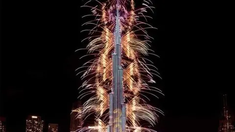 Fuegos artificiales en el Burj Khalifa de Dubai. (Emaar)