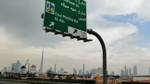 Se&ntilde;alizaci&oacute;n de carretera de Al Ain en Dubai. (EL CORREO)