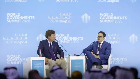 Calixto Ortega S&aacute;nchez (derecha) durante su participaci&oacute;n en la Cumbre Mundial de Gobiernos en Dubai. (WAM)