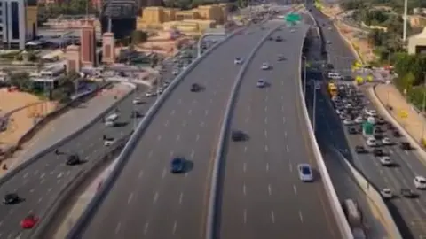 El nuevo puente en Al Qudra Road. (RTA)