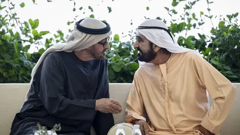 Los l&iacute;deres de EAU en Abu Dhabi. (WAM)