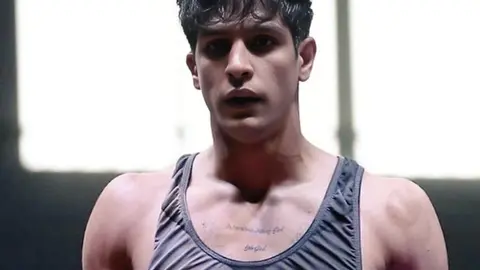 El luchador iran&iacute; Saleh Mommadi. (X)