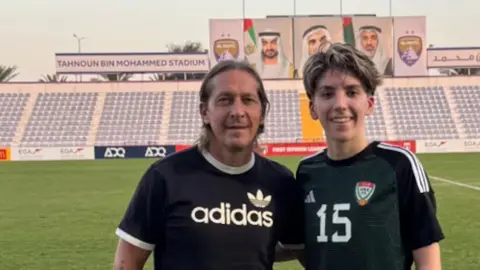 Michel Salgado junto a su hijo Alan. (Instagram)