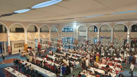 Perspectiva general de la celebraci&oacute;n del iftar en The Spanish School of Abu Dhabi, (Cedida)