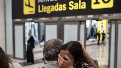 Evacuados en Barajas. (Fuente externa)