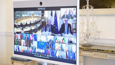 Un momento de la reuni&oacute;n por teleconferencia. (X)