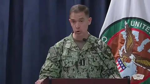 Brad Cooper durante la rueda de prensa. (X)