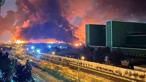 Bombardeo sobre la capital iran&iacute;. (Redes sociales)