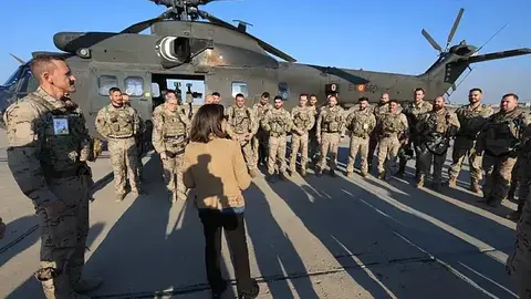 Visita de la ministra de Defensa a las tropas espa&ntilde;olas en Ir&aacute;n. (Defensa)