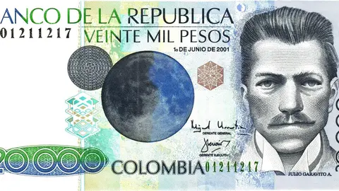 Billete colombiano de 20.000 pesos con la imagen de Julio Garavito.