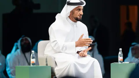 Abdulla bin Mohammed bin Butti Al Hamed durante su intervenci&oacute;n en el foro. (WAM)