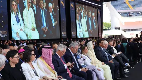 La representante emirat&iacute; en la toma de posesi&oacute;n de la  presidenta Costa Rica. (WAM)