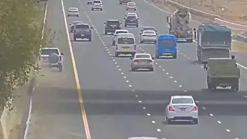 Captura de pantalla del v&iacute;deo difundido por la Polic&iacute;a de Abu Dhabi. (Instagram)