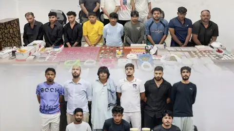 La agencia de noticias WAM public&oacute; esta foto de los detenidos.
