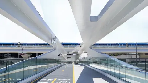 Un puente peatonal en Dub&aacute;i. (RTA)