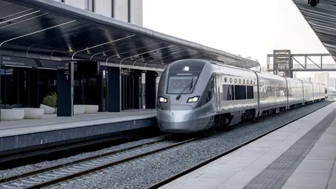 Un tren de Etihad Rail en una estaci&oacute;n de EAU. (WAM)