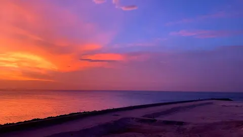 Un atardecer sobre el Mar Ar&aacute;bigo. (EL CORREO)