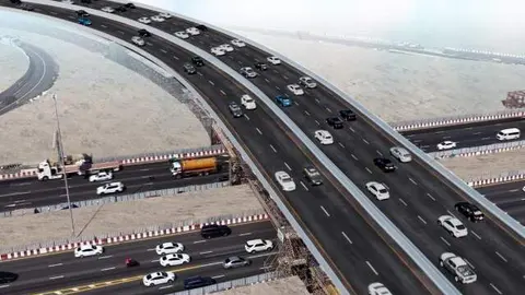 El puente de tres carriles recientemente inaugurado. (RTA)