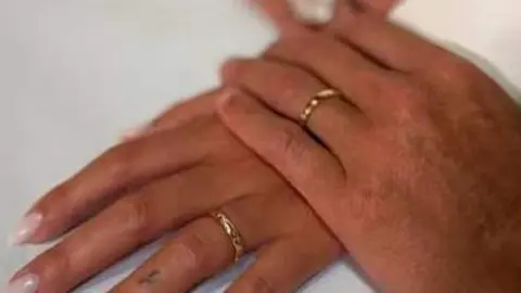 Cristiano y Georgina han compartido esta foto para dar fe de su boda. (Fuente externa)