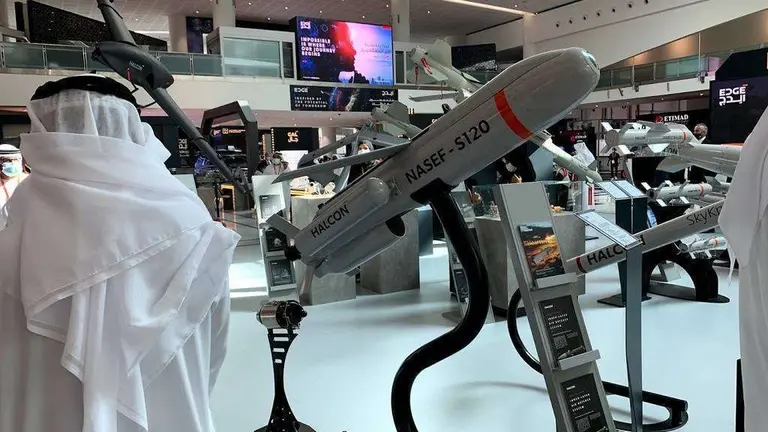 Estand en IDEX, la feria de Defensa que se desarrolla en Abu Dhabi. (EL CORREO)
