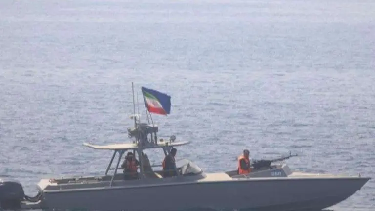 Un barco de la Guardia Revolucionaria de Ir&aacute;n. (Fuente externa)