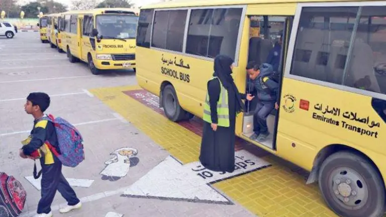 Autobuses escolares en Emiratos. (Fuente externa)