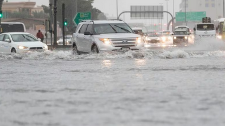 Inundaciones por la lluvia en Dubai. (Twitter)