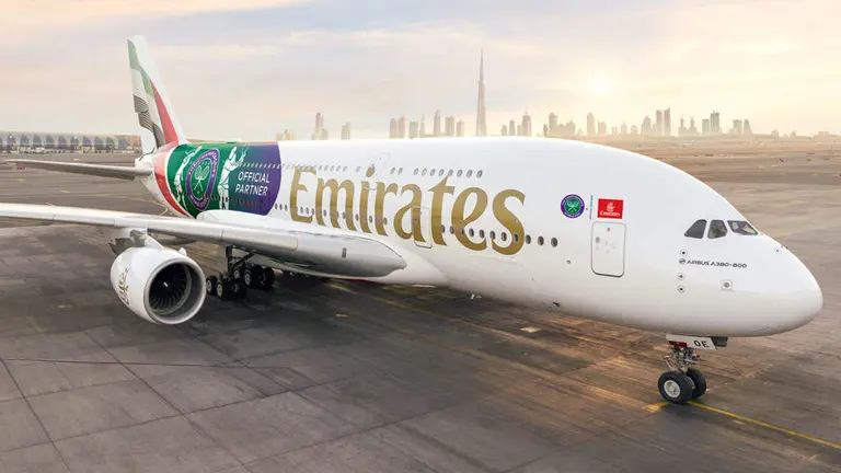 Un avi&oacute;n de Emirates. (X)