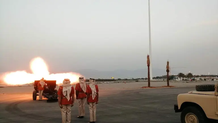 Un ca&ntilde;onazo se&ntilde;ala la hora del Iftar en Ras Al Khaimah, (EL CORREO)